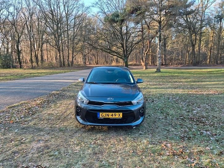 Occasion Kia Rio 101 PK (74 kW) 2017 Grijs Hatchback