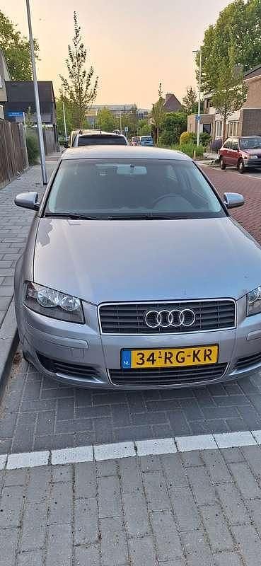 Grijs Gebruikt 2005 Audi A3 Attraction Hatchback | € 2.500 (Eerlijke prijs) - Afbeelding 1/4