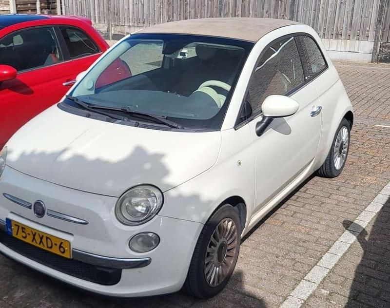 Wit Occasion 2012 Fiat 500 Lounge Cabriolet | € 3.900 (Goede deal) - Afbeelding 1/4