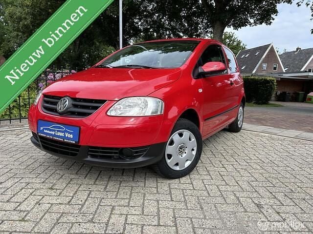 Rood Gebruikt 2009 VW Fox Trendline Hatchback | € 1.700 (Eerlijke prijs) - Afbeelding 1/4