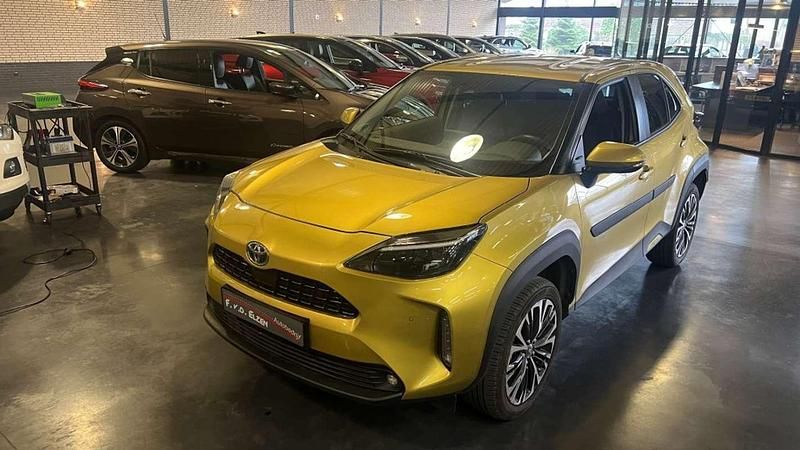 Occasion Toyota Yaris Hybrid 92 PK (67 kW) 2023 Geel SUV