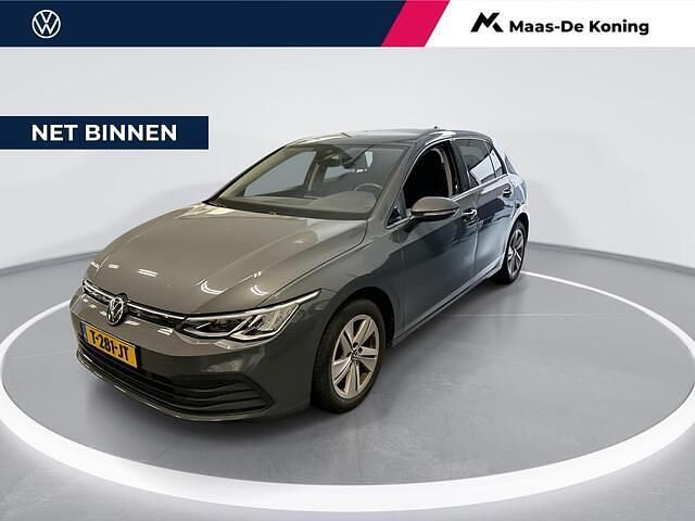 Grijs Gebruikt 2023 VW Golf VIII Life Hatchback | € 23.940 (Eerlijke prijs) - Afbeelding 1/4