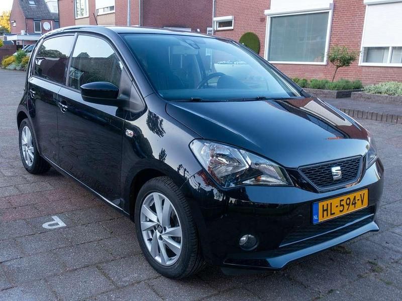 Zwart Gebruikt 2016 Seat Mii CONNECT Hatchback | € 6.800 (Eerlijke prijs) - Afbeelding 1/4