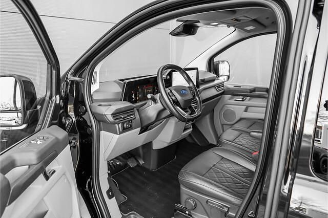Occasion Ford Transit Custom Trend 170 PK (125 kW) 2024 Zwart (metallic) Van
