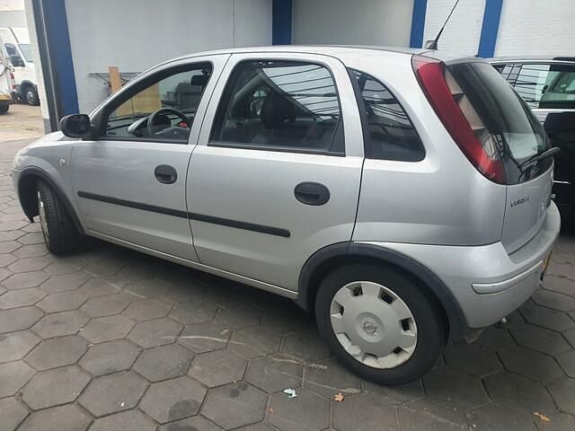 Occasion Opel Corsa Essentia 80 PK (58 kW) 2005 Grijs Hatchback