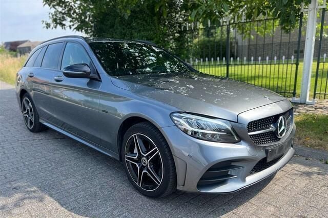 Grijs Gebruikt 2020 Mercedes C300 AMG Stationwagen | € 26.400 (Super prijs) - Afbeelding 1/4