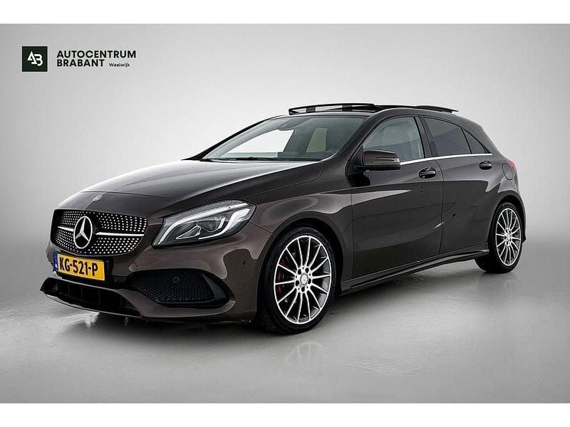 Bruin Gebruikt 2016 Mercedes A180 AMG Hatchback | € 15.945 (Eerlijke prijs) - Afbeelding 1/4