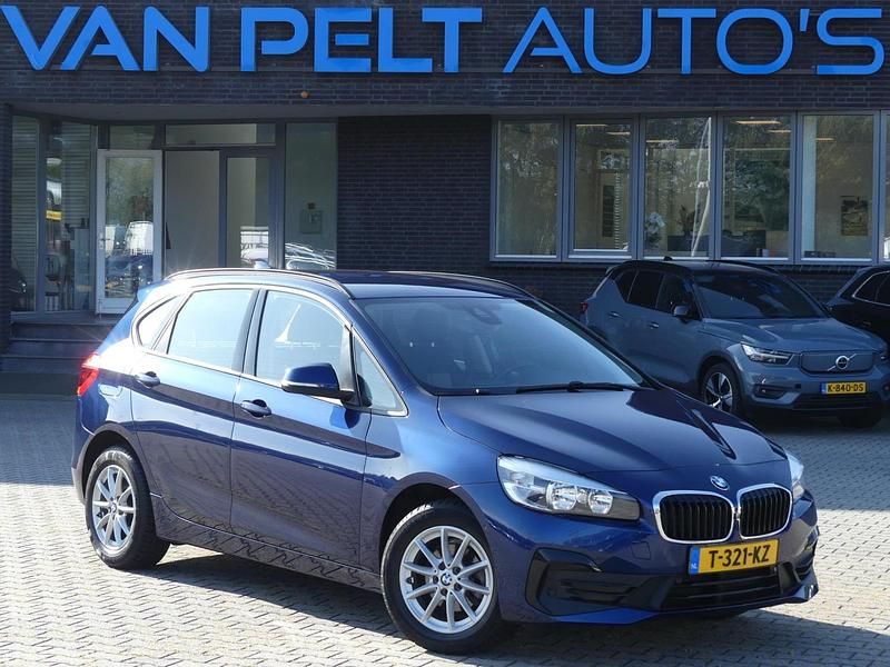Blauw Gebruikt 2020 BMW 216 Executive Stationwagen | € 17.900 (Goede deal) - Afbeelding 1/4