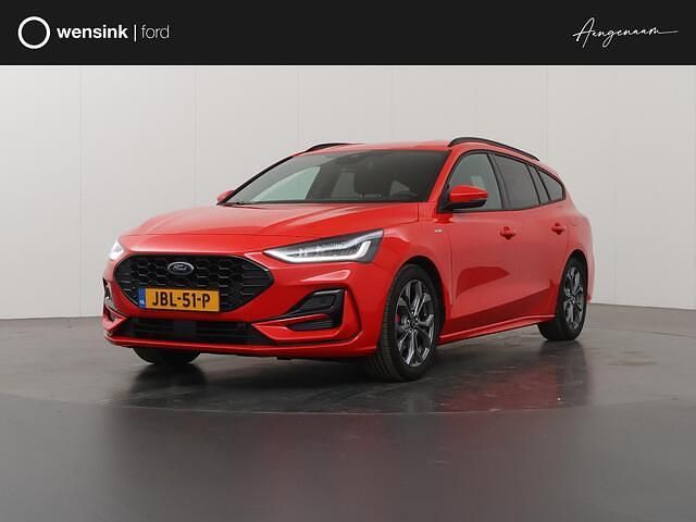 Rood Occasion 2025 Ford Focus ST-Line X Stationwagen | € 29.935 (Eerlijke prijs) - Afbeelding 1/4