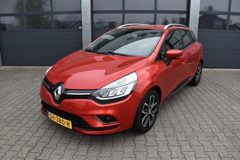 Rood Gebruikt 2018 Renault Clio GrandTour Intens Stationwagen | € 14.830 (Duur) - Afbeelding 1/4