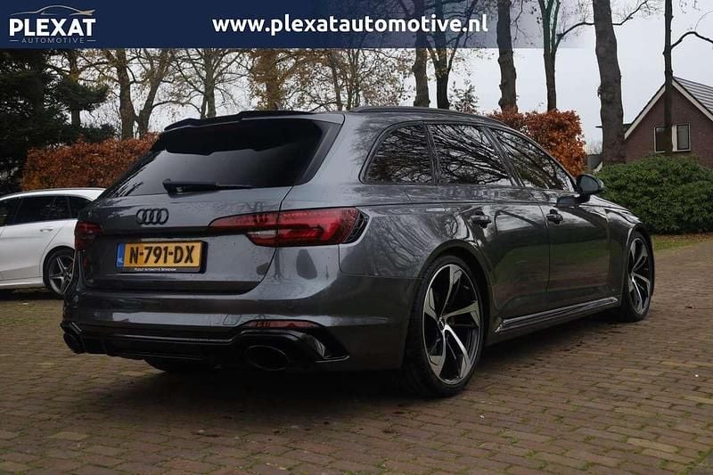 Occasion Audi RS4 Comfort 451 PK (331 kW) 2018 Grijs (metallic) Stationwagen