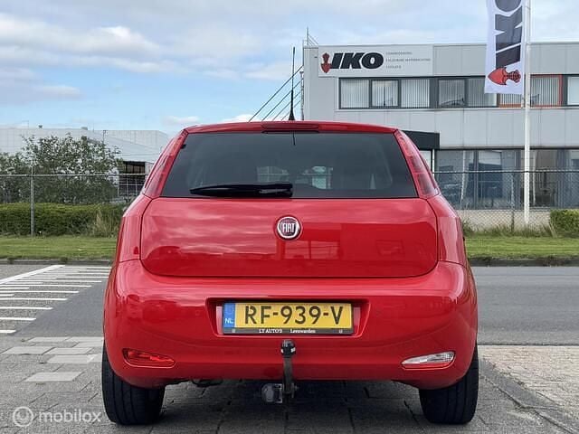 Occasion Fiat Punto Evo 99 PK (72 kW) 2017 Rood Hatchback