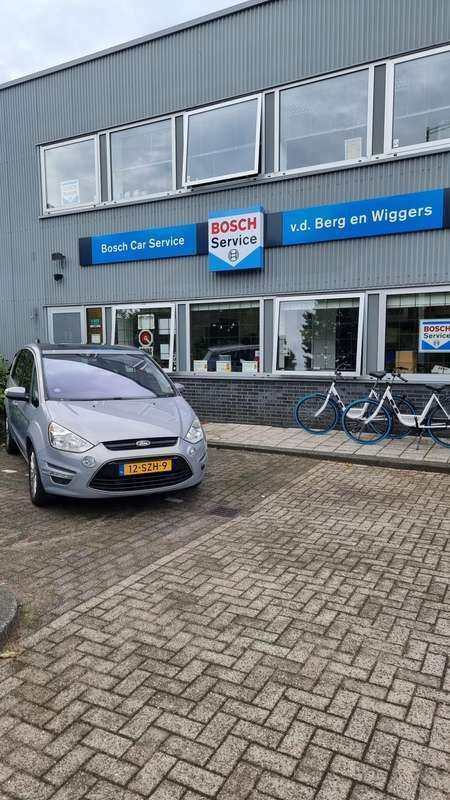 Grijs Gebruikt 2012 Ford S-MAX S MPV | € 10.500 (Eerlijke prijs) - Afbeelding 1/4