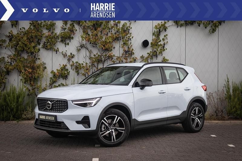 Blauw Gebruikt 2025 Volvo XC40 Plus SUV | € 45.194 (Eerlijke prijs) - Afbeelding 1/4
