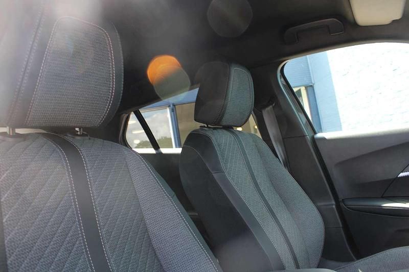 Occasion Peugeot 2008 Allure 136 PK (100 kW) 2025 Grijs SUV