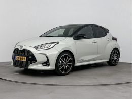 Grijs metallic Gebruikt 2024 Toyota Yaris Edition Hatchback | € 33.450 - Afbeelding 1/3