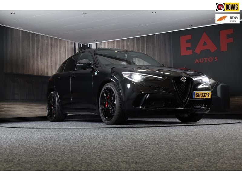 Zwart Gebruikt 2018 Alfa Romeo Stelvio Quadrifoglio SUV | € 54.950 (Eerlijke prijs) - Afbeelding 1/3