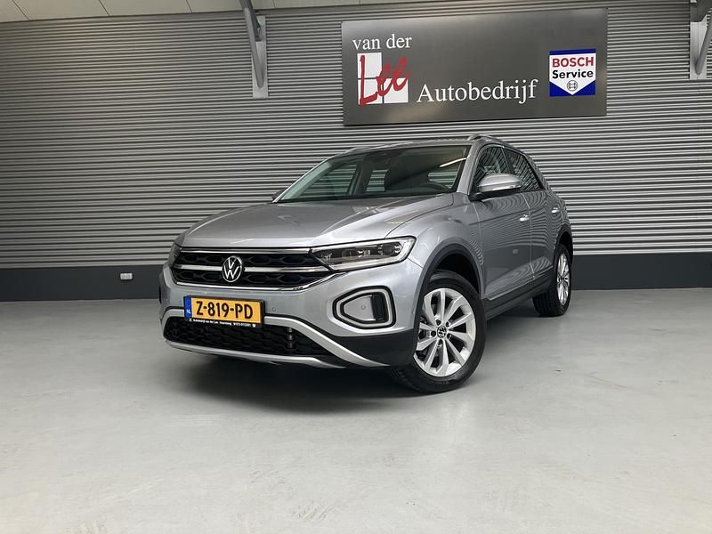 Grijs Gebruikt 2023 VW T-Roc IQ Drive SUV | € 29.950 (Super prijs) - Afbeelding 1/4