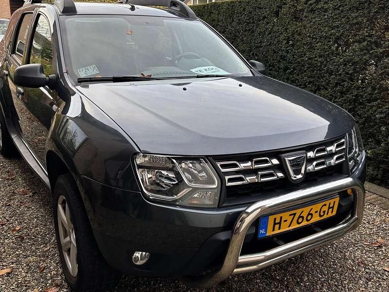 Grijs Gebruikt 2017 Dacia Duster Stationwagen | € 7.500 (Eerlijke prijs) - Afbeelding 1/4