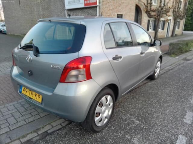 Occasion Toyota Yaris 69 PK (50 kW) 2007 Grijs Hatchback