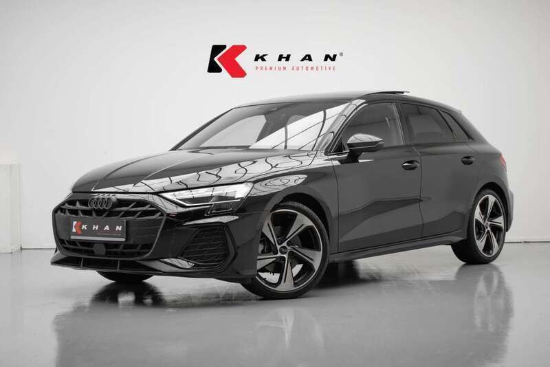 Zwart Gebruikt 2024 Audi A3 Sportback e-tron S-Line Sedan | € 49.950 - Afbeelding 1/4