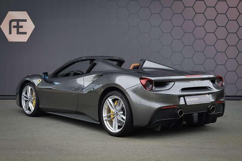 Occasion Ferrari 488 672 PK (494 kW) 2017 Grijs (metallic) Cabriolet