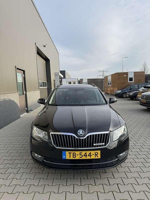 Occasion Skoda Superb Ambition 105 PK (77 kW) 2014 Zwart Stationwagen