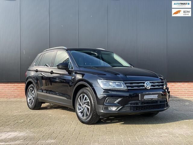 Zwart, metallic lak Gebruikt 2018 VW Tiguan Comfortline SUV | € 24.500 (Eerlijke prijs) - Afbeelding 1/4