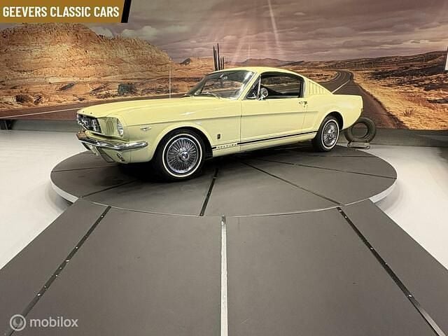 Geel Gebruikt 1965 Ford Mustang Fastback Hatchback | € 55.500 - Afbeelding 1/4
