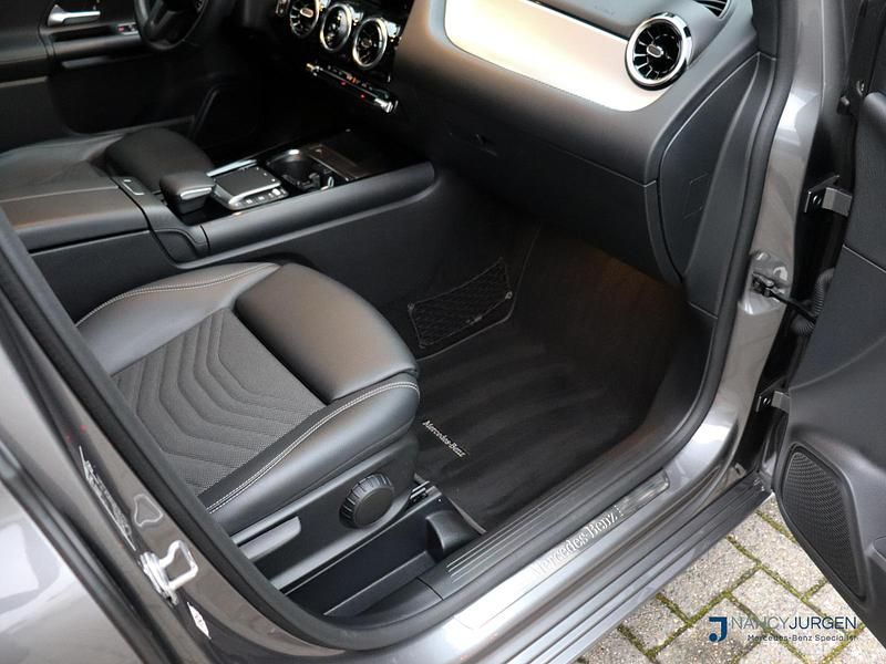 Occasion Mercedes B180 Business 2023 Grijs MPV