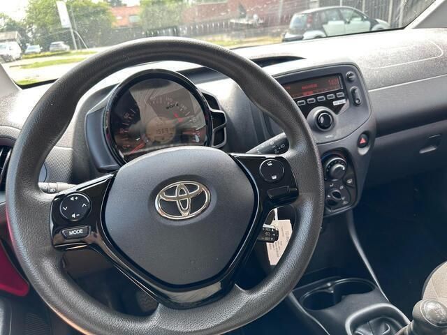 Occasion Toyota Aygo 72 PK (52 kW) 2018 Rood Hatchback