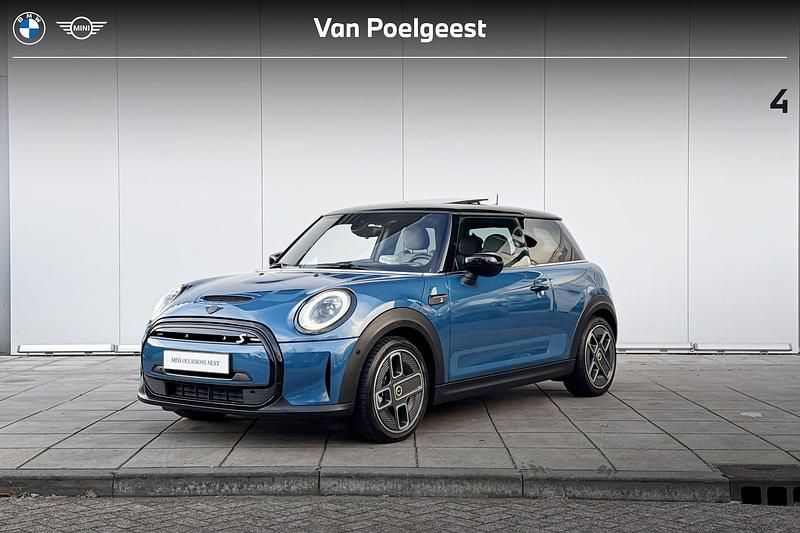 Occasion Mini Cooper Collection 135 kW (184 PK) 2021 Island blue Hatchback