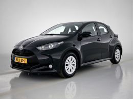 Zwart Gebruikt 2024 Toyota Yaris Active Hatchback | € 22.945 (Eerlijke prijs) - Afbeelding 1/3