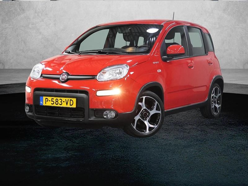 Rood Gebruikt 2022 Fiat Panda Sport MPV | € 16.420 - Afbeelding 1/1