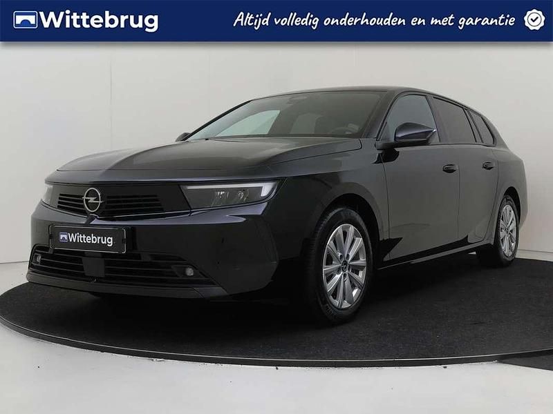 Zwart Gebruikt 2024 Opel Astra Stationwagen | € 25.425 (Goede deal) - Afbeelding 1/3