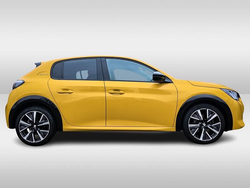 Occasion Peugeot 208 GT-line 101 PK (74 kW) 2020 Geel Hatchback