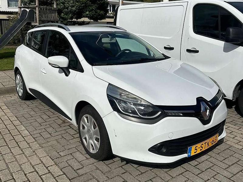 Occasion Renault Clio GrandTour Expression 90 PK (66 kW) 2013 Wit Stationwagen