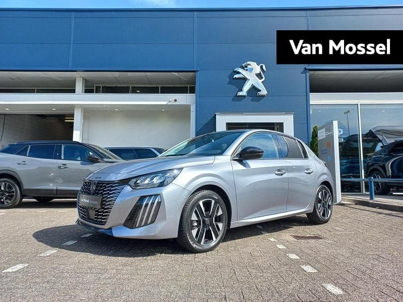 Grijs Gebruikt 2024 Peugeot 208 Allure Hatchback | € 23.440 (Eerlijke prijs) - Afbeelding 1/4