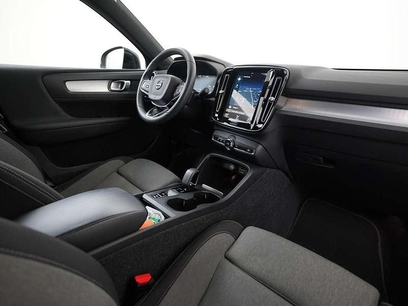 Occasion Volvo XC40 Core 211 PK (155 kW) 2022 Black solid (stone) (019) SUV