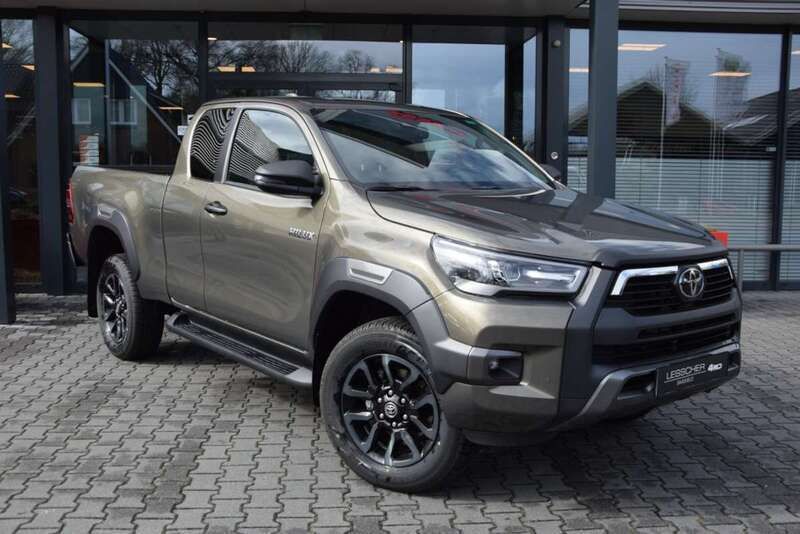 Beige Nieuw 2024 Toyota HiLux Pickup | € 60.440 (Eerlijke prijs) - Afbeelding 1/4