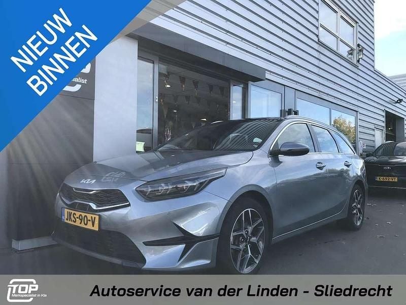 Grijs Gebruikt 2022 Kia Ceed Sportswagon Stationwagen | € 26.750 (Eerlijke prijs) - Afbeelding 1/4
