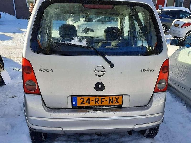 Occasion Opel Agila 80 PK (58 kW) 2005 Zilver Hatchback
