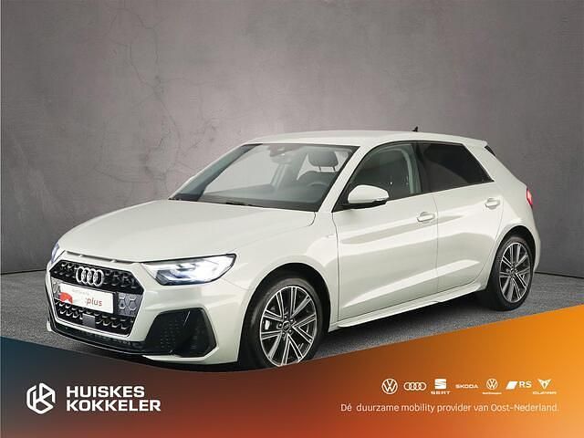 Tauzilver metallic Occasion 2025 Audi A1 Sportback S-Line Hatchback | € 31.900 (Eerlijke prijs) - Afbeelding 1/4
