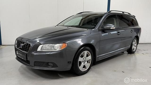 Grijs Gebruikt 2009 Volvo V70 Momentum Stationwagen | € 12.945 (Eerlijke prijs) - Afbeelding 1/4