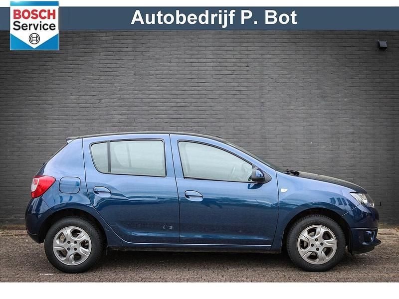 Blauw Occasion 2016 Dacia Sandero Hatchback | € 9.950 (Eerlijke prijs) - Afbeelding 1/4