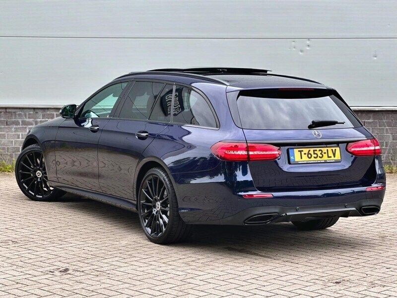 Occasion Mercedes E300 AMG line 211 PK (155 kW) 2021 Blauw Stationwagen