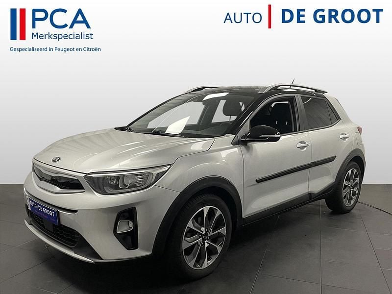 Grijs Gebruikt 2017 Kia Stonic SUV | € 11.650 (Eerlijke prijs) - Afbeelding 1/4