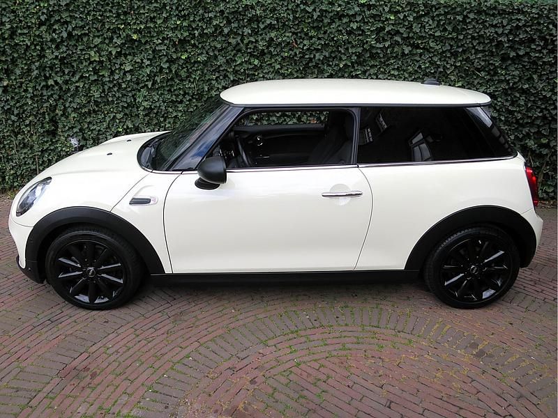 Occasion Mini Cooper Salt 102 PK (75 kW) 2018 Wit Hatchback