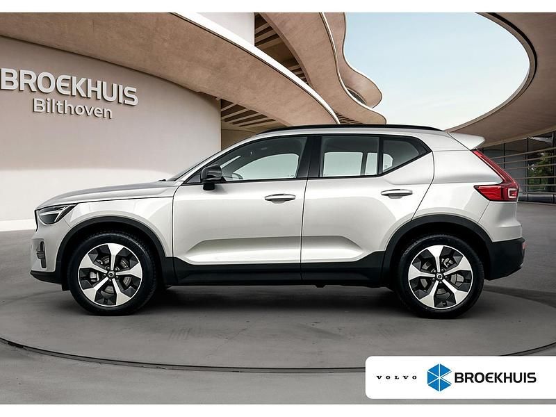 Grijs Gebruikt 2025 Volvo XC40 Plus SUV | € 44.895 (Eerlijke prijs) - Afbeelding 1/4
