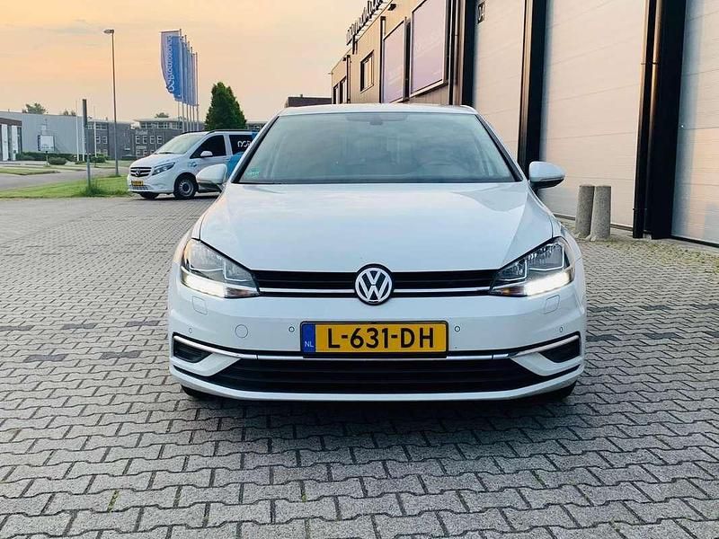 Occasion 2018 VW Golf Comfortline Sedan | € 9.000 (Super prijs) - Afbeelding 1/4